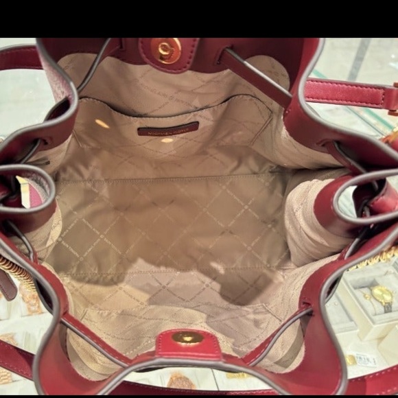 Michael Kors Mina Large Signature Logo Chain Shoulder Bag Dark Cherry NWT NIP - Picture 4 of 8